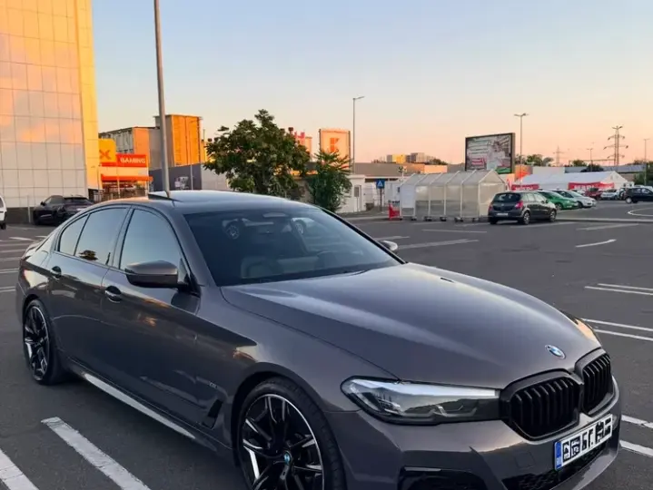 BMW Seria 5 530d xDrive AT MHEV