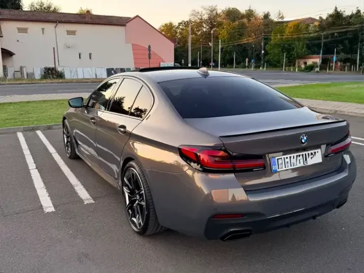 BMW Seria 5 530d xDrive AT MHEV