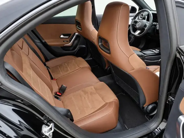 Mercedes-Benz CLA 180 7G-DCT Edition AMG Line