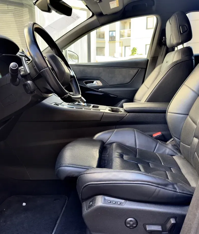 DS Automobiles DS 7 Crossback 1.6 PHeV AWD 300 EAT8 OPERA — imagine 7
