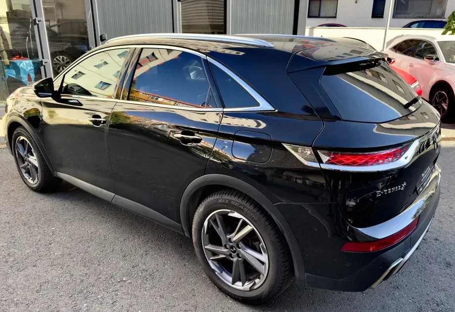 DS Automobiles DS 7 Crossback 1.6 PHeV AWD 300 EAT8 OPERA — imagine 5