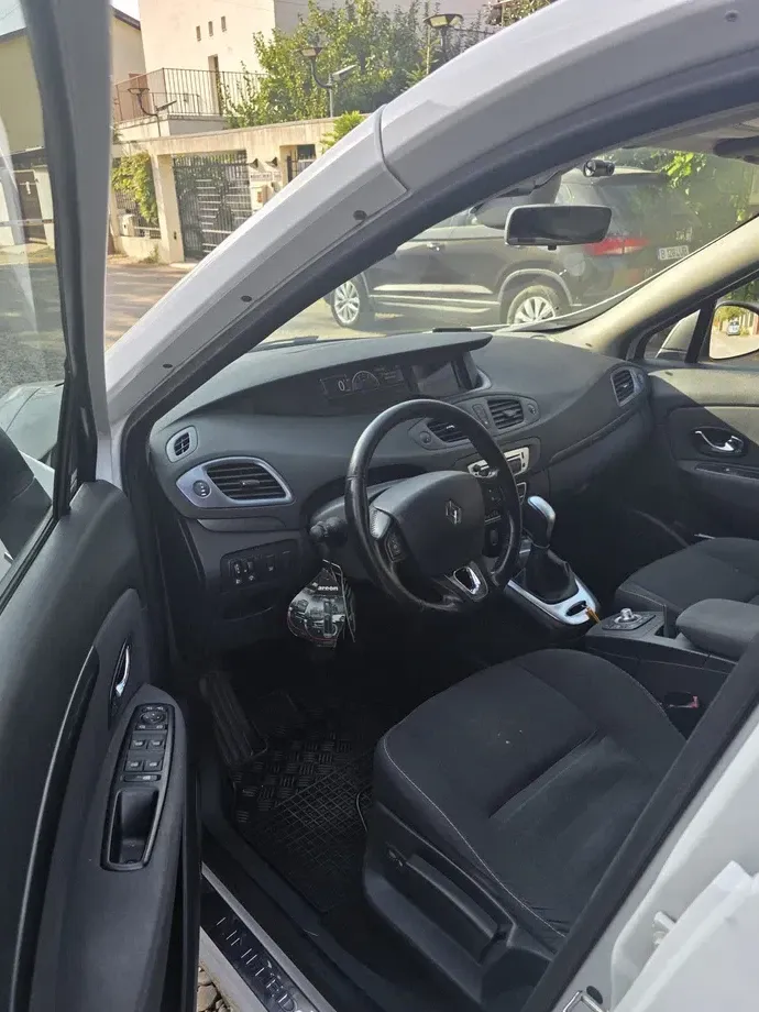 Renault Grand Scenic — imagine 7