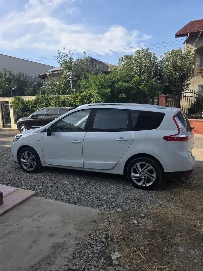 Renault Grand Scenic — imagine 3