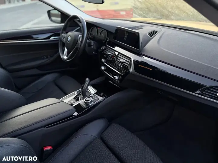 BMW Seria 5 G30/G31 [2017 - Prezent] 520i AT