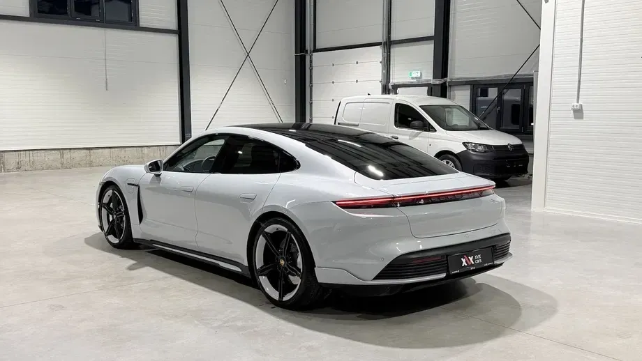 Porsche Taycan Turbo Sport — imagine 4