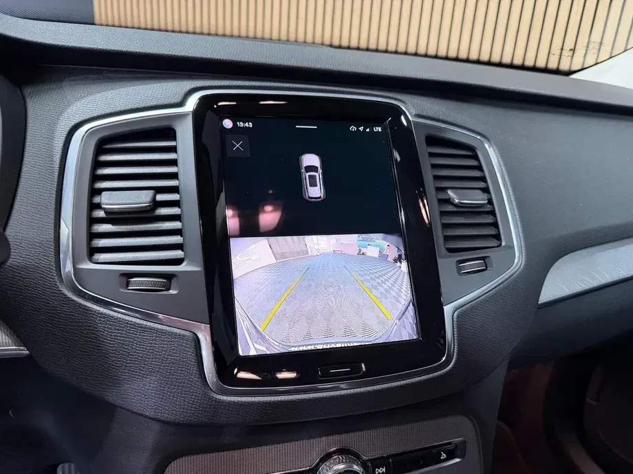 Volvo XC 90 T8 AWD Core — imagine 8