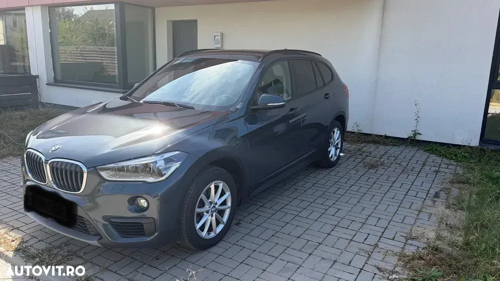 BMW X1 xDrive20i AT — imagine 4