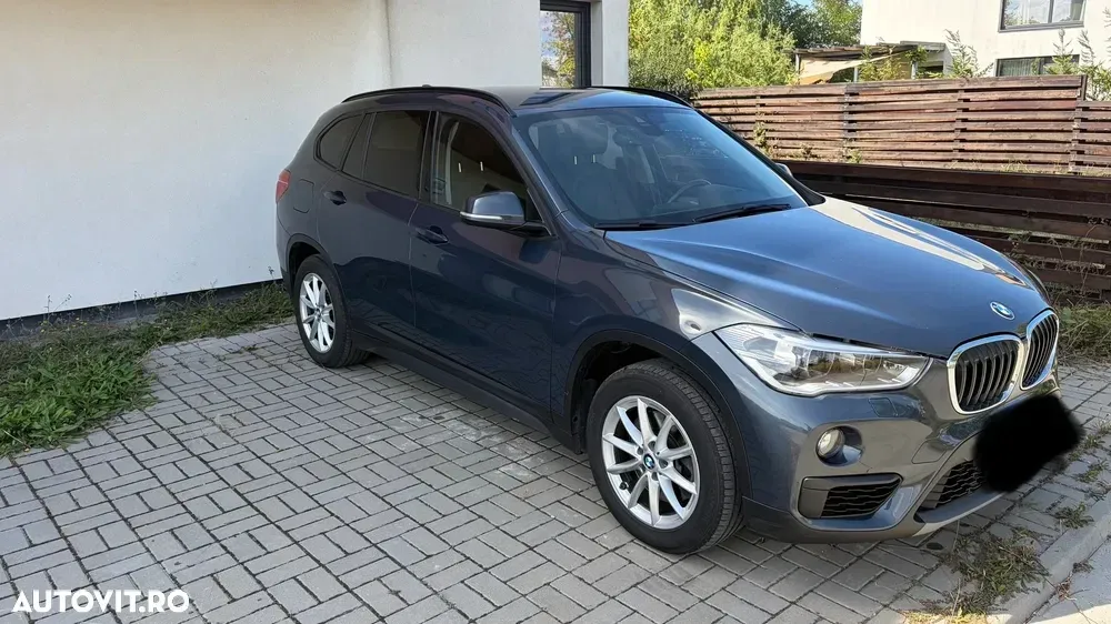 BMW X1 xDrive20i AT — imagine 2