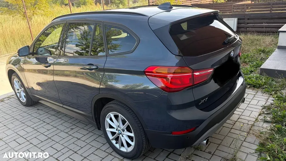 BMW X1 xDrive20i AT — imagine 3
