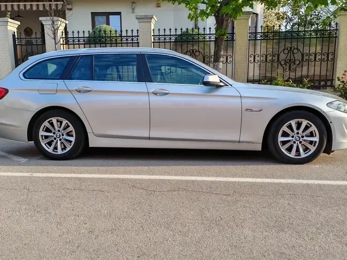 BMW Seria 5 F10/F11/F07 [2010 - 2017] 535d xDrive Aut. Luxury Line