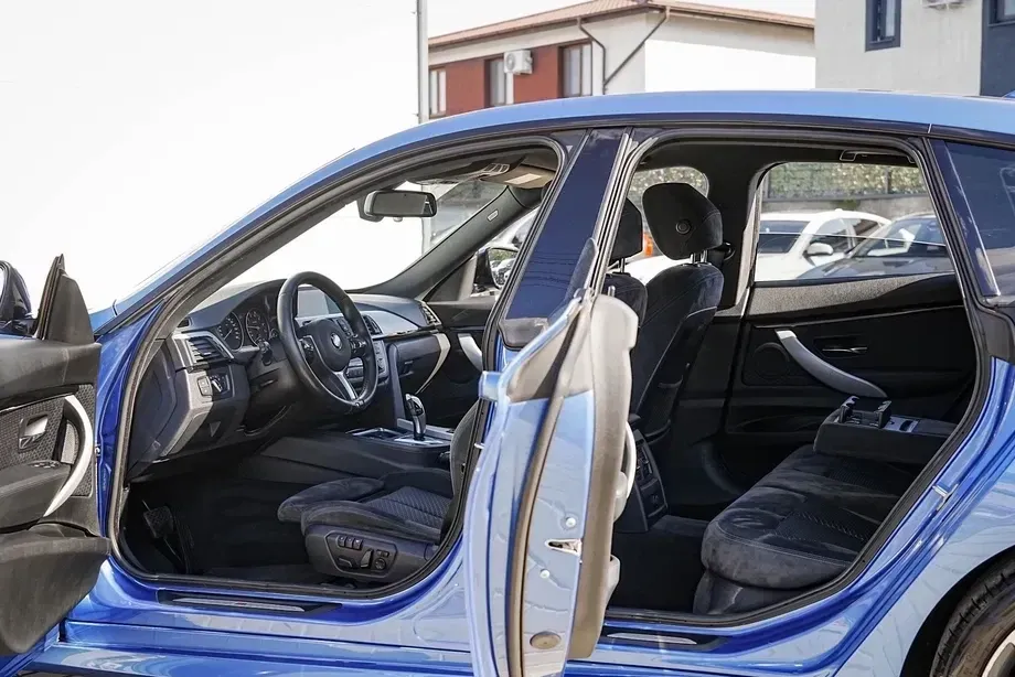 BMW Seria 3 320i Aut. M Sport — imagine 5