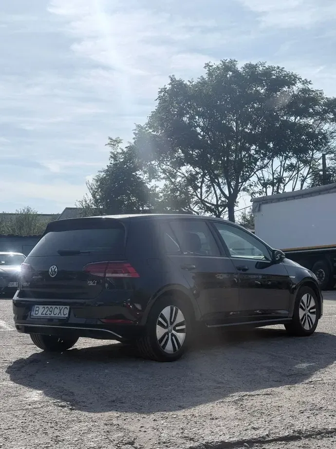 Volkswagen Golf VII e-Golf — imagine 4