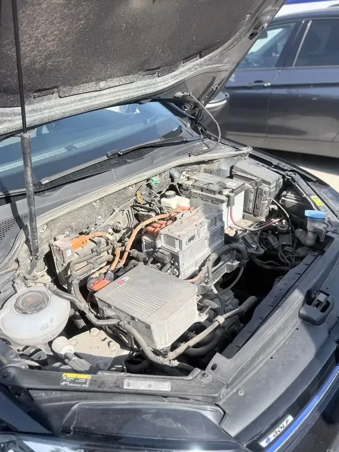 Volkswagen Golf VII e-Golf — imagine 9