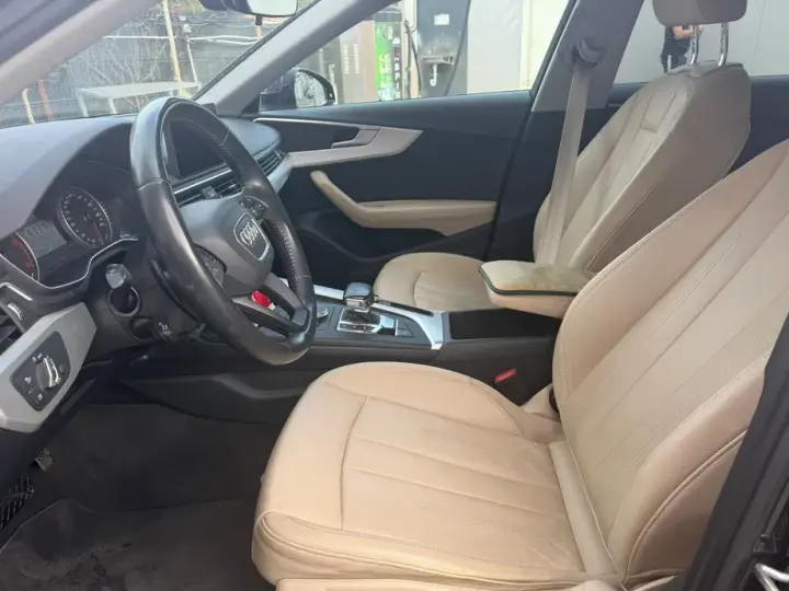 Audi A4 Limuzina