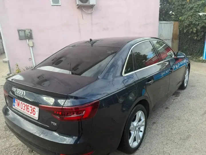 Audi A4 Limuzina
