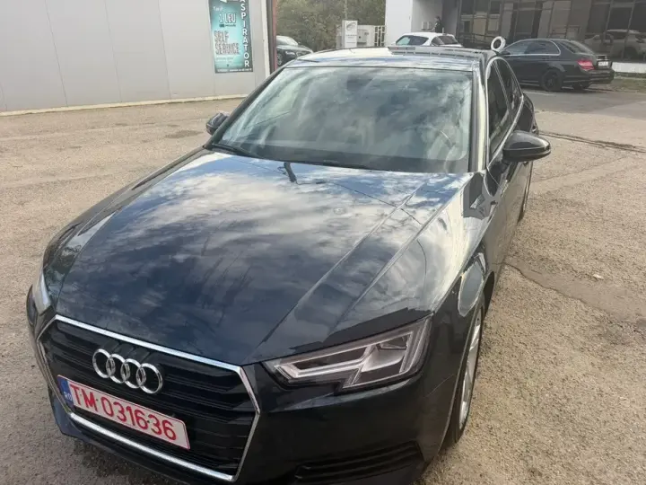 Audi A4 Limuzina