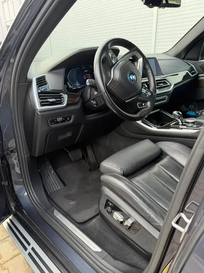 BMW X5 xDrive40i AT MHEV — imagine 8