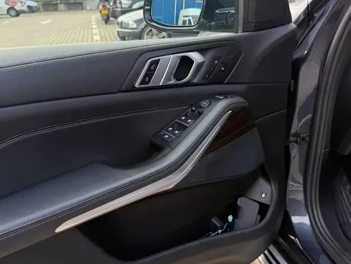 BMW X5 xDrive40i AT MHEV