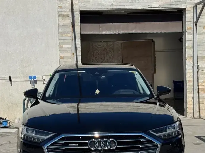 Audi A8 D5
