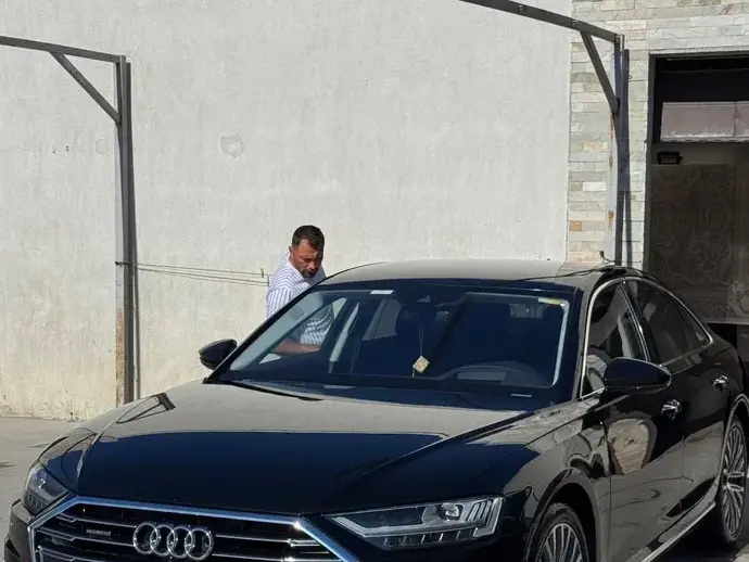 Audi A8 D5