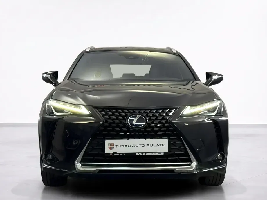 Lexus UX — imagine 8