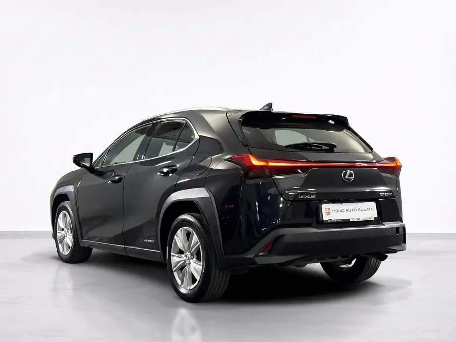 Lexus UX — imagine 3