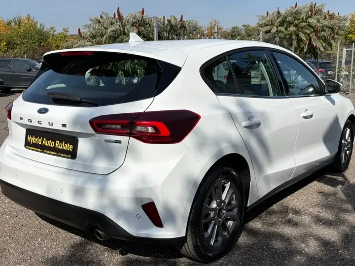Ford Focus MK4 1.0 EcoBoost MHEV Titanium