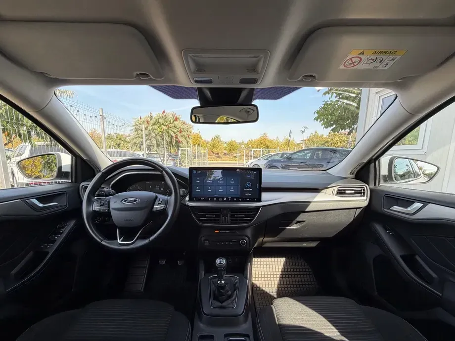 Ford Focus MK4 1.0 EcoBoost MHEV Titanium — imagine 9