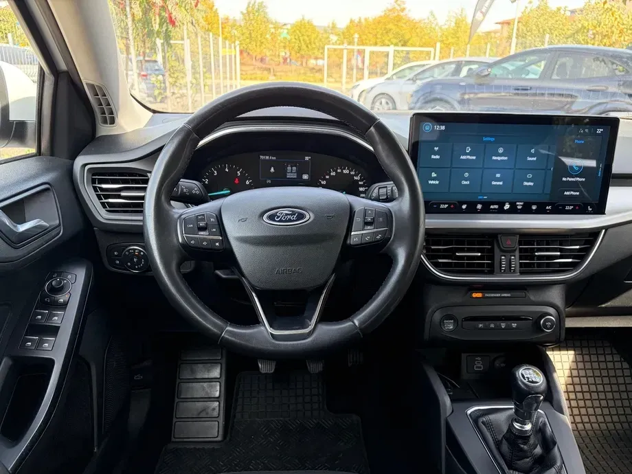 Ford Focus MK4 1.0 EcoBoost MHEV Titanium — imagine 10