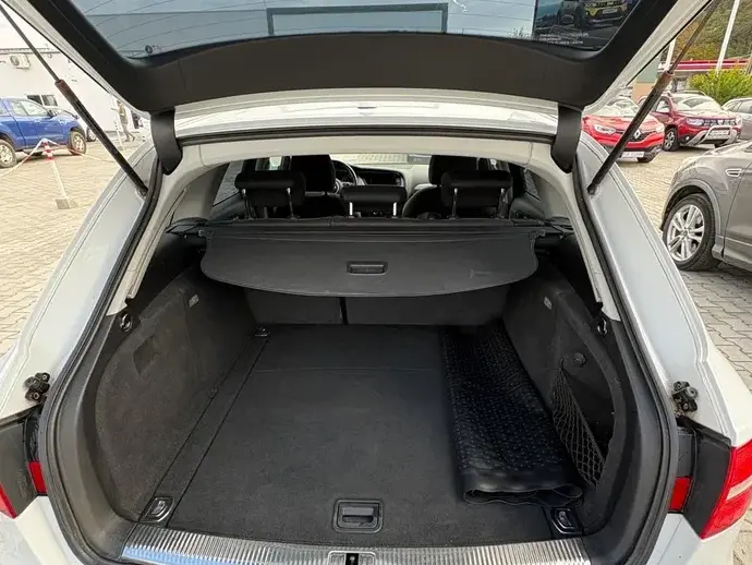 Audi A4 Limuzina
