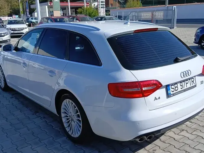 Audi A4 Limuzina