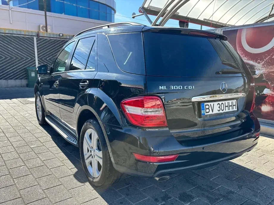 Mercedes-Benz ML W164 300 CDI BlueEfficiency Aut — imagine 3