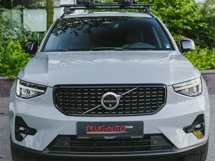 Volvo XC 40 B3 AT FWD MHEV Plus Dark
