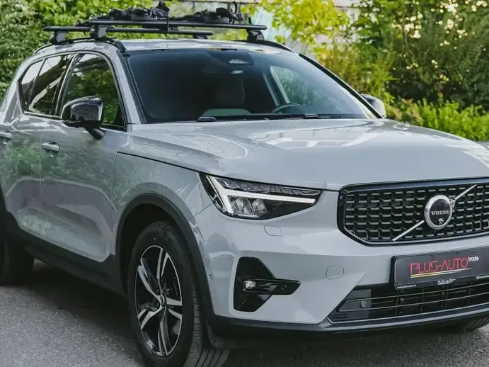 Volvo XC 40 B3 AT FWD MHEV Plus Dark