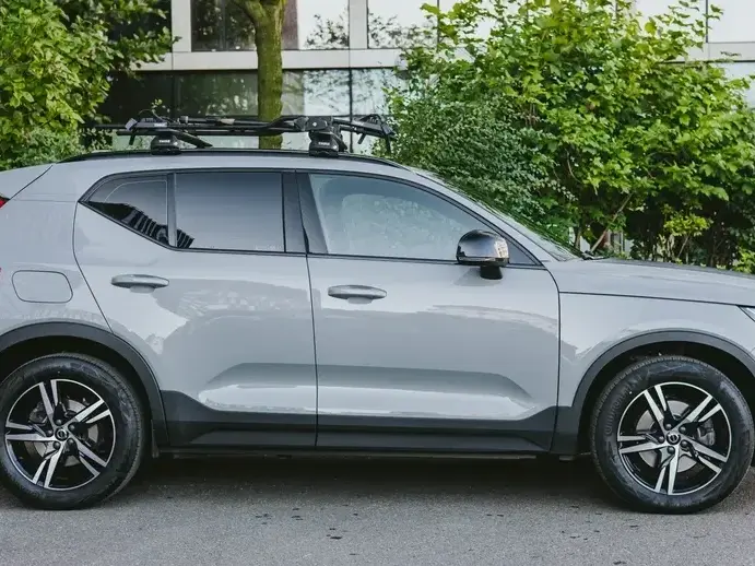 Volvo XC 40 B3 AT FWD MHEV Plus Dark