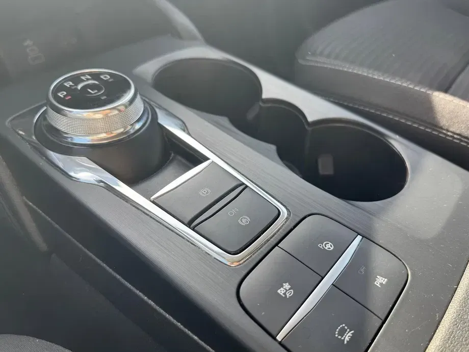 Ford Kuga — imagine 9