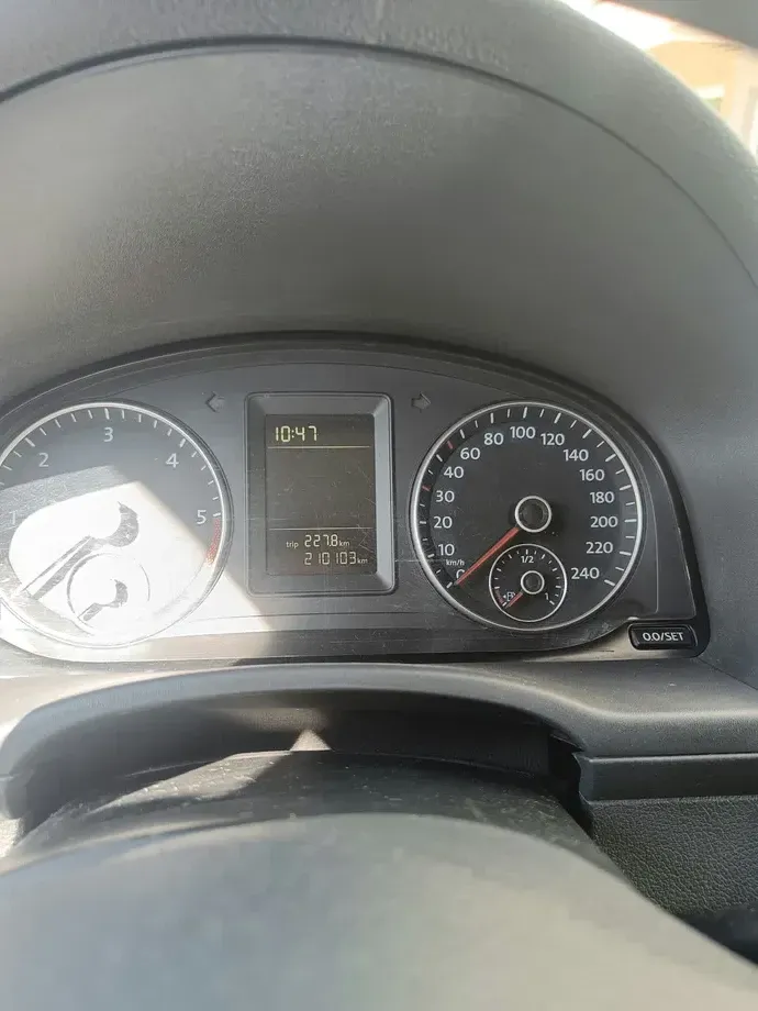 Volkswagen Caddy — imagine 9