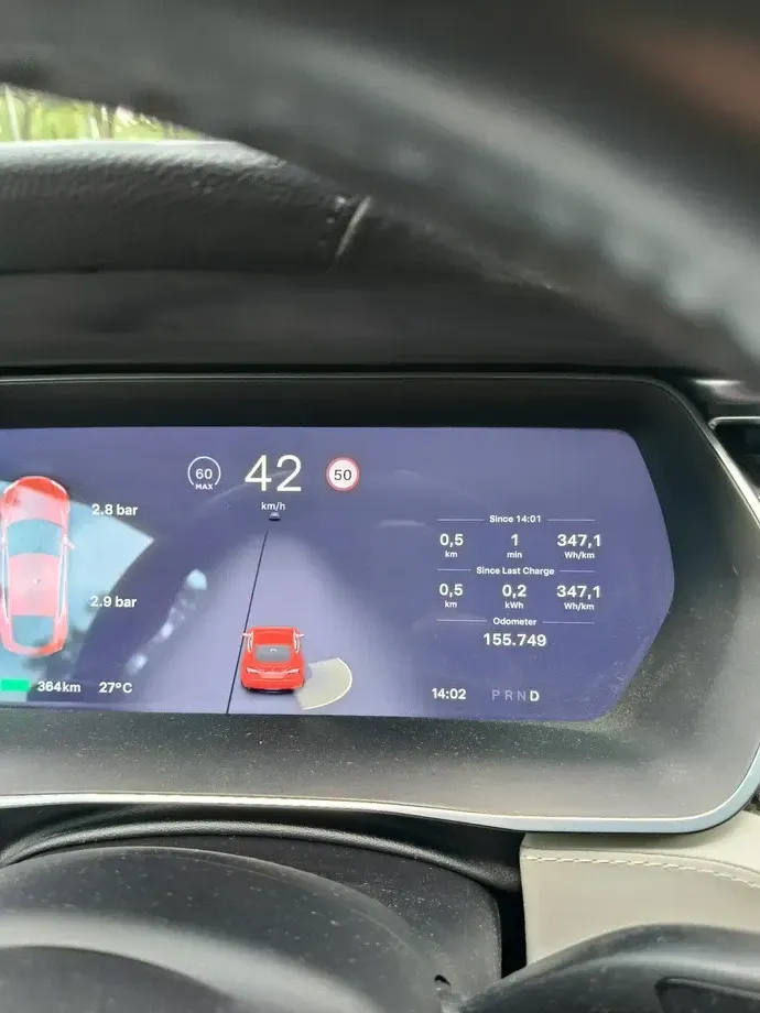 Tesla Model S — imagine 5