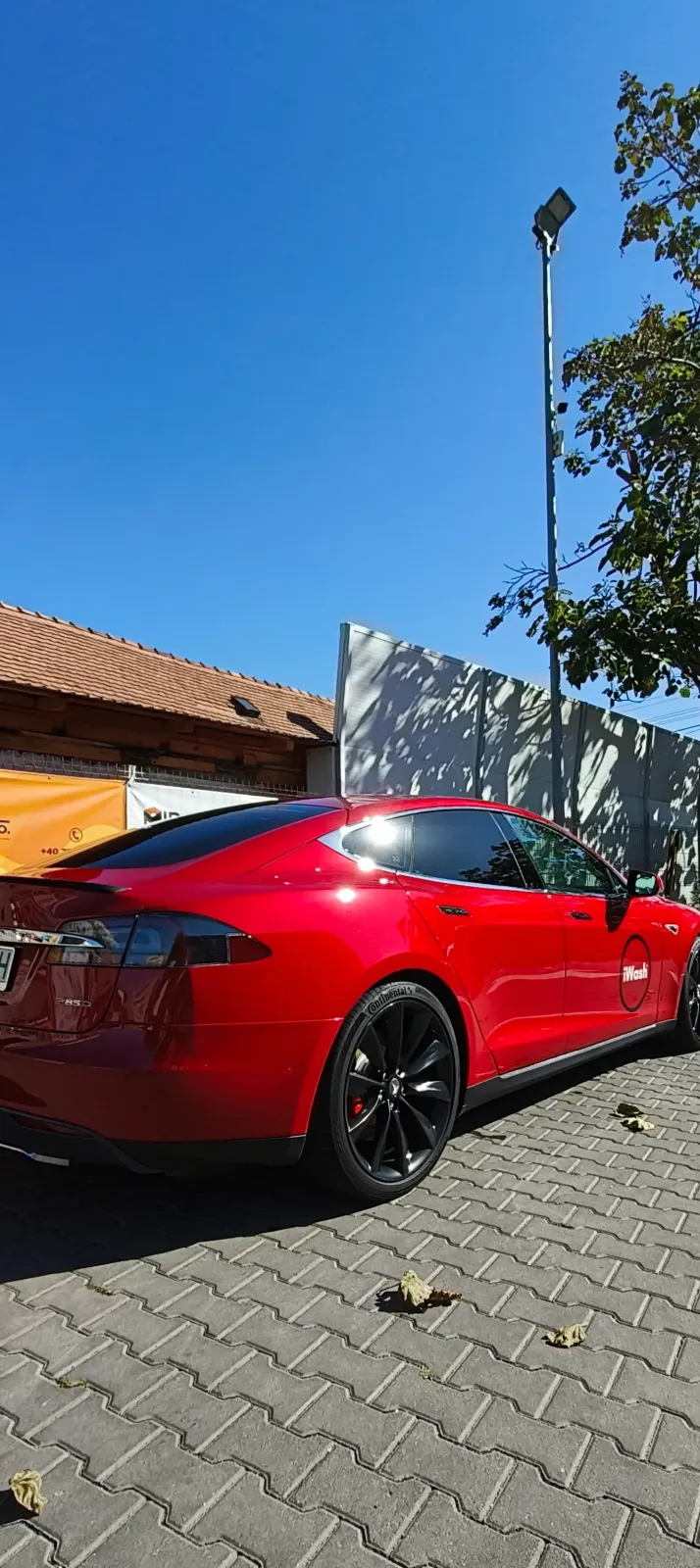 Tesla Model S — imagine 8