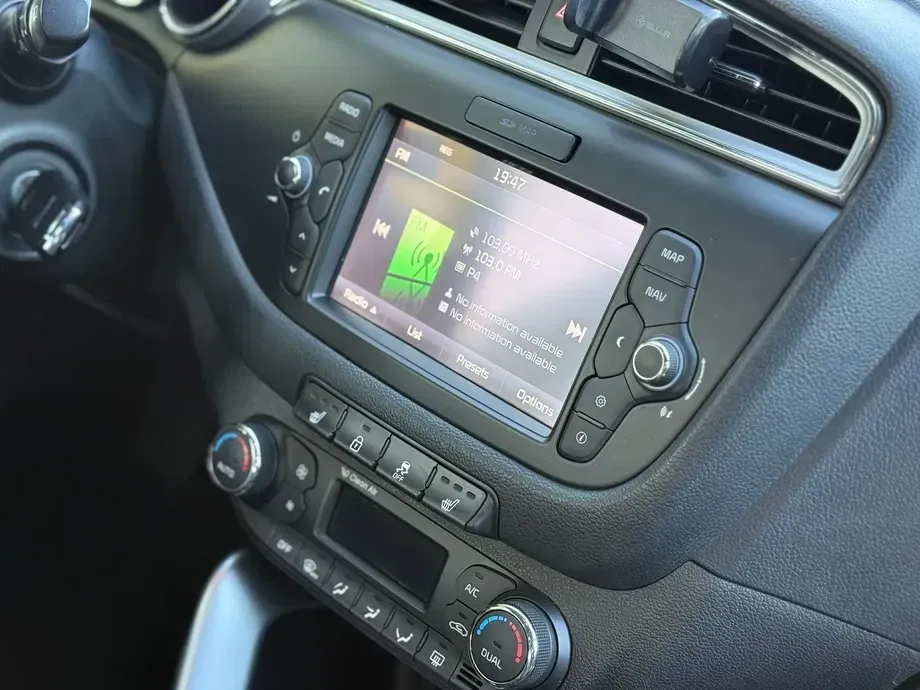Kia Cee`d — imagine 8