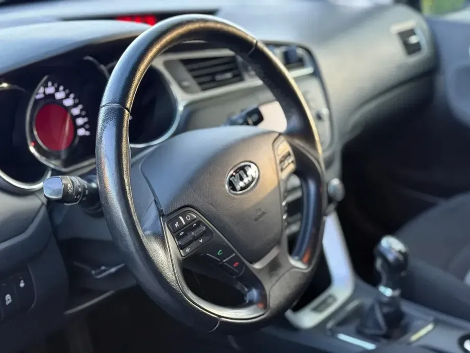 Kia Cee`d — imagine 7