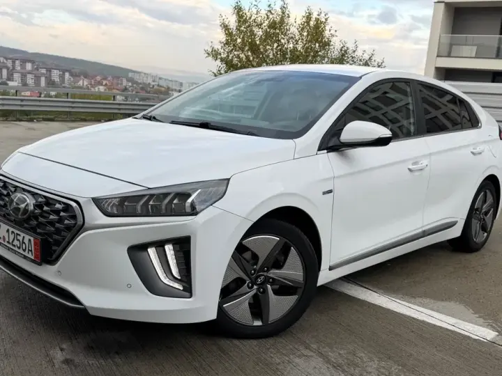 Hyundai IONIQ 1.6 GDI Premium