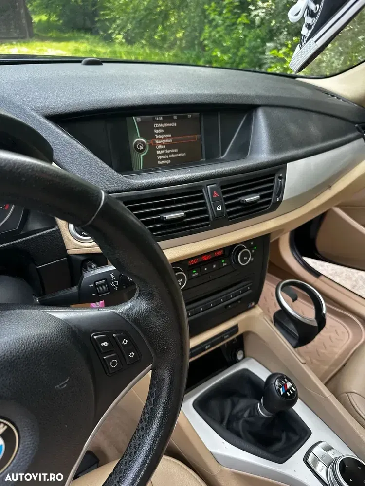 BMW X1 sDrive18d — imagine 5