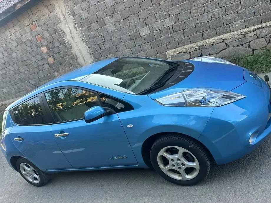 Nissan Leaf — imagine 9