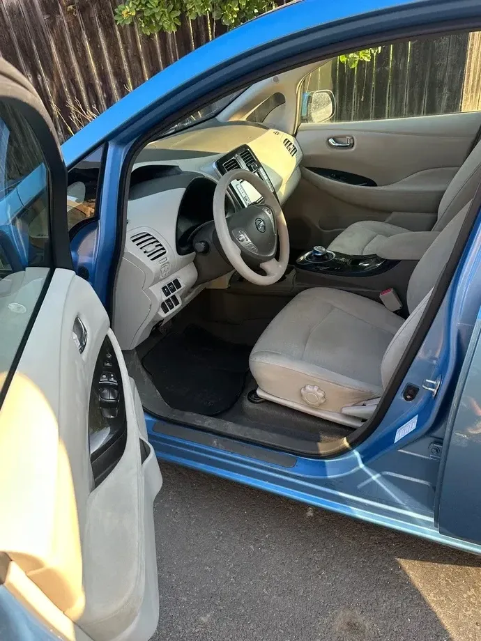 Nissan Leaf — imagine 7