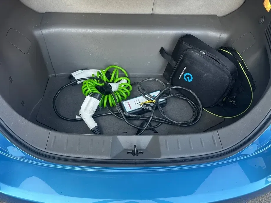 Nissan Leaf — imagine 10