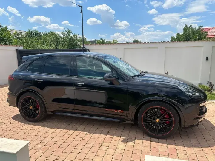 Porsche Cayenne 3.6 L GTS