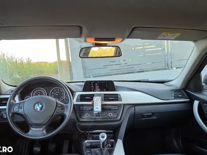 BMW Seria 3 F30/F31/F34 [2011 - 2019] 318d xDrive