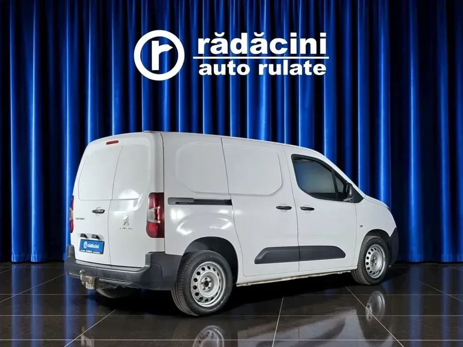 Peugeot Partner — imagine 8