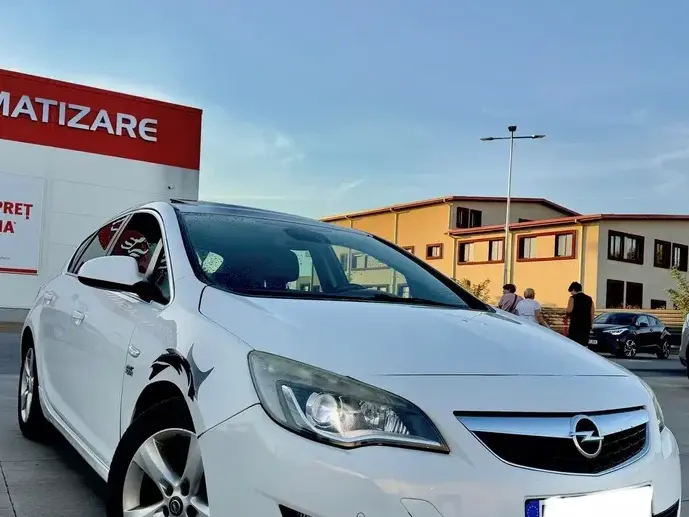 Opel Astra J
